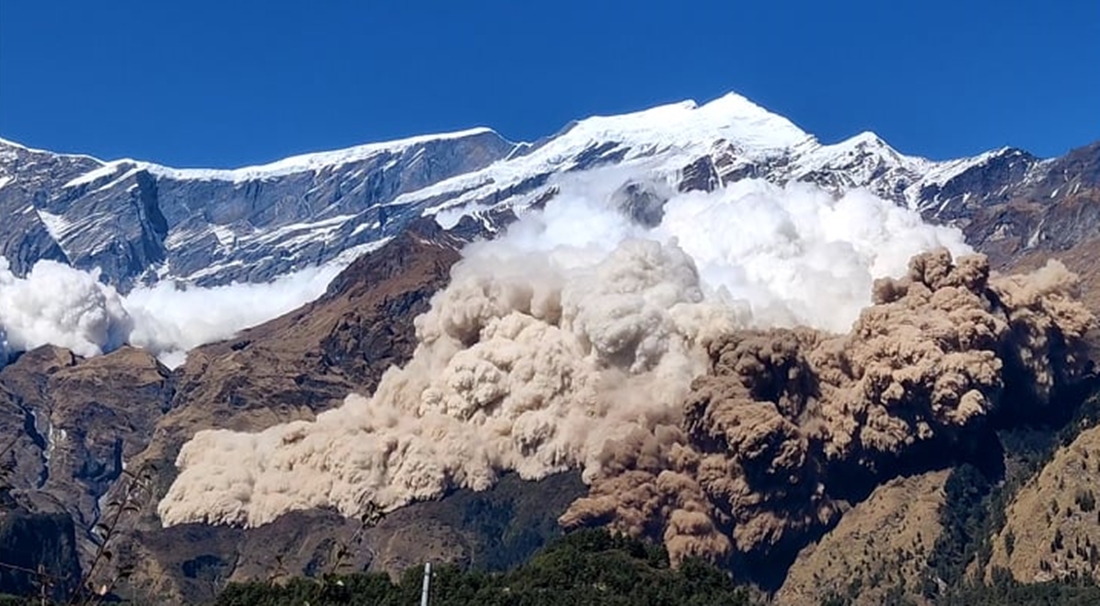 मुस्ताङमा फेरि हिमपहिरो, १५ चौँरी मरे